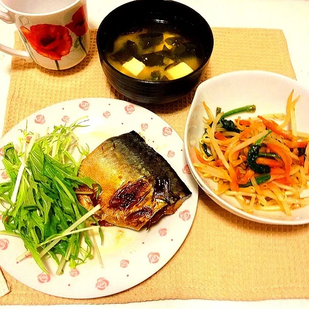 鯖の照焼き、もやしのナムル、味噌汁|りなさん