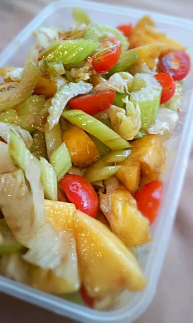 Snapdishの料理写真:Pineapple salad|Cherry's Kitchenさん