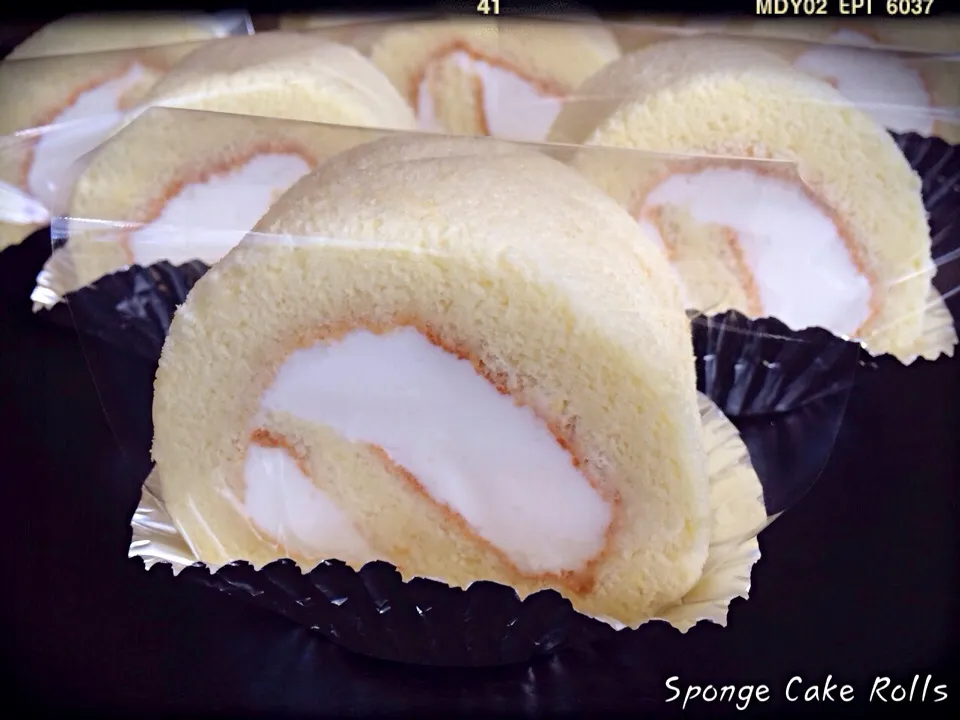 Snapdishの料理写真:Sponge cake rolls!!|Masumiさん