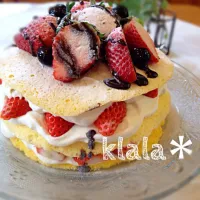 イチゴのオムレットでケーキ🍓