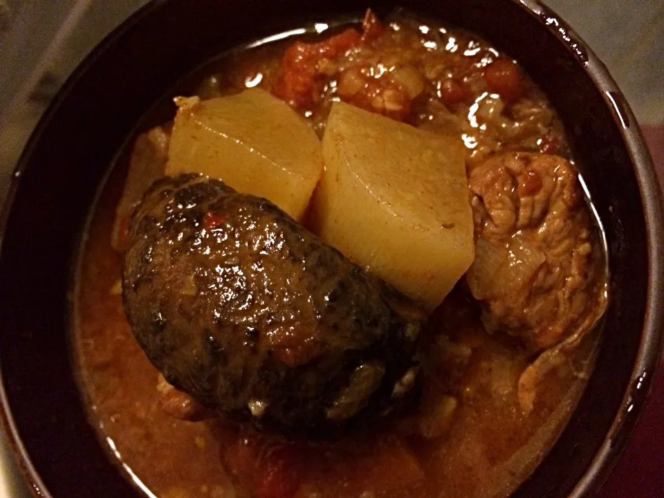 Beef stew with carrots mushrooms and daikon|Ong Sor Fernさん