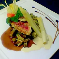 zeebarbeel met asperges en zoetzuur sausje|Spincity dinner loungeさん