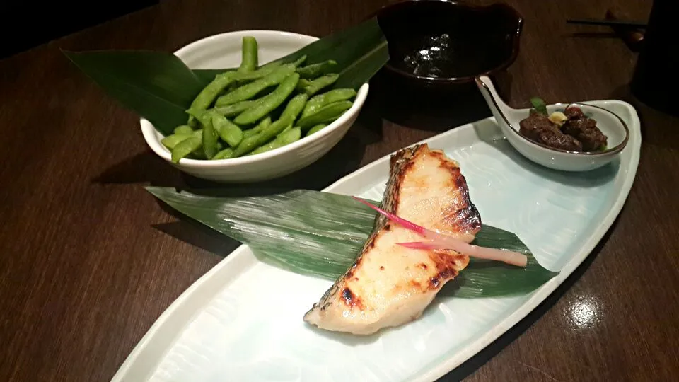 상하이 와이탄 최고의 일식다이닝 선위드아쿠아의 메로구이 A roasted fish at Sun With Aqua, the best Japanese restaurant in Shanghai|Dean Jungさん