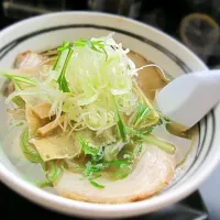 Snapdishの料理写真:函館塩ラーメン♪|もみじさんさん