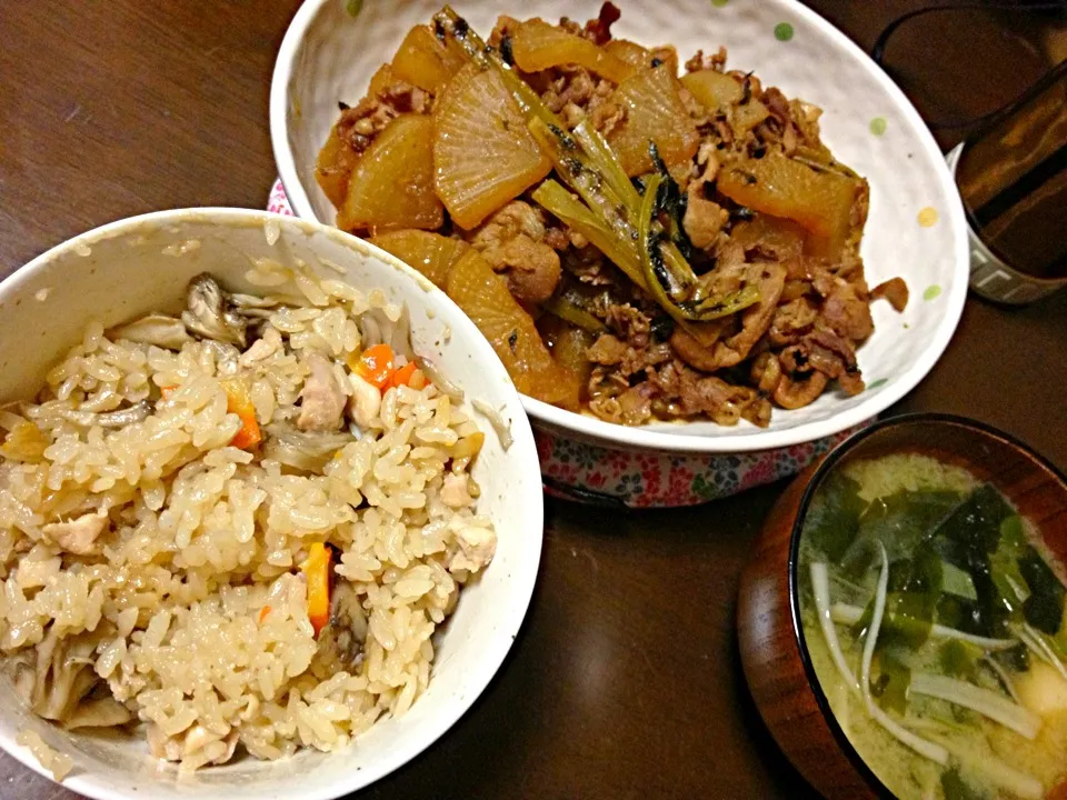 鶏肉と舞茸の炊き込みご飯と、豚肉と大根のこっくり煮|かなさん