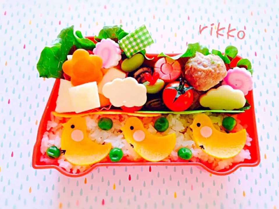 アヒルちゃんのお散歩お弁当〜💛|rikkoさん