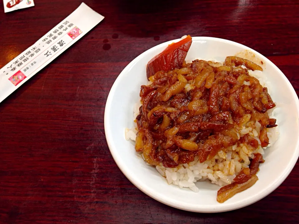 taiwan's famous 胡須長滷肉飯👍|shluneさん