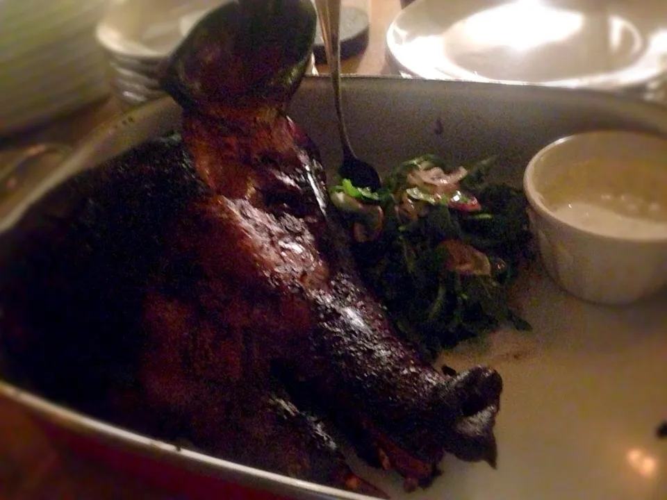 Roasted pigs head|Demetri Karnessisさん