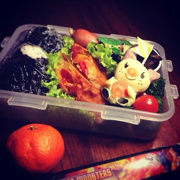 Snapdishの料理写真:Oshawott Rice ball Bento ♥️ ミジュマルおにぎり弁当|Yuka Nakataさん