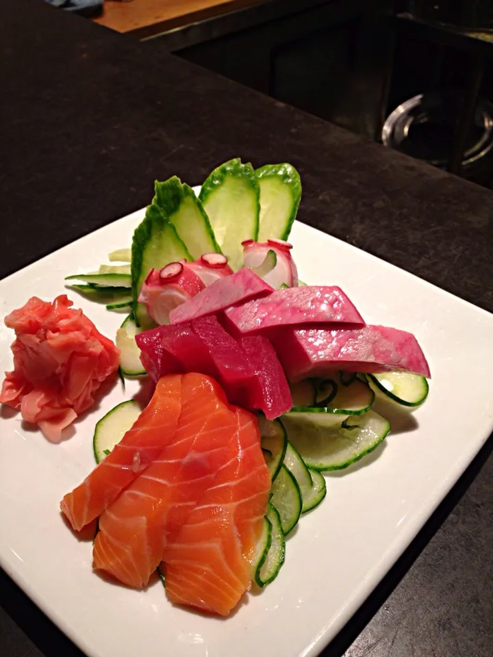 Snapdishの料理写真:Sake, maguro, hamachi, and tako sashimi|Seanさん