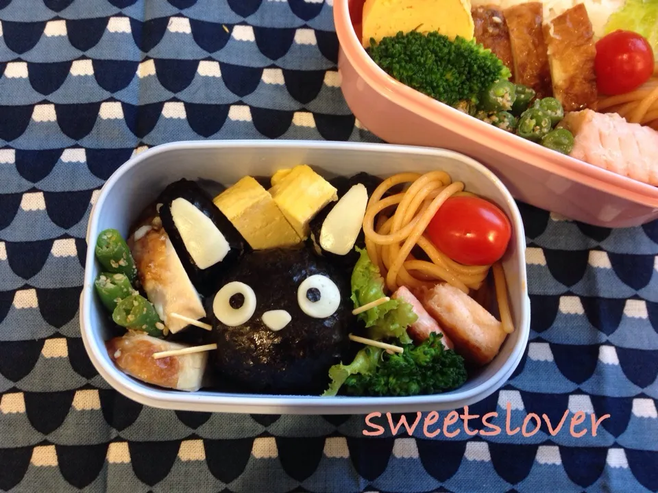 娘＋自分のお弁当♩|くぅさんさん