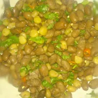 Snapdishの料理写真:Beans and maize (Githeri) with chopped coriander and chillies|Proprivacy Eveyさん