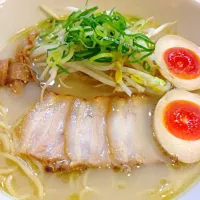 Snapdishの料理写真:うま塩煮玉子ラーメン|スイマーよりさん