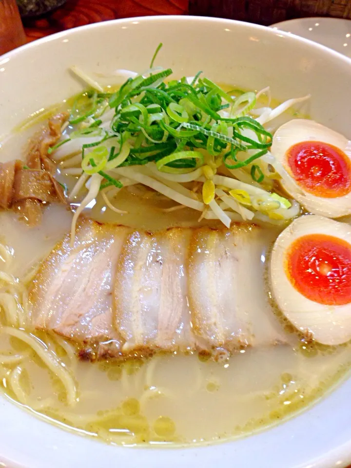 うま塩煮玉子ラーメン|スイマーよりさん