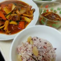 さつまいもと炊いたご飯と醤油オニオンタレ＋昨日食べきれなかった和風ステーキ(^m^;)|Violet Hamさん