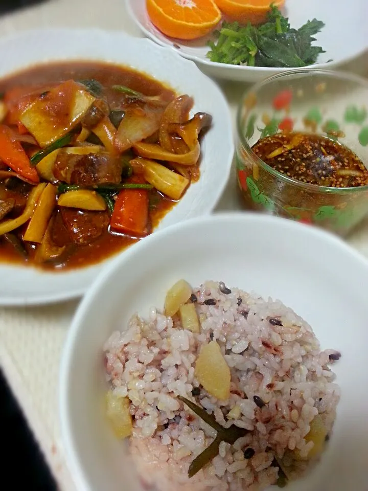 さつまいもと炊いたご飯と醤油オニオンタレ＋昨日食べきれなかった和風ステーキ(^m^;)|Violet Hamさん