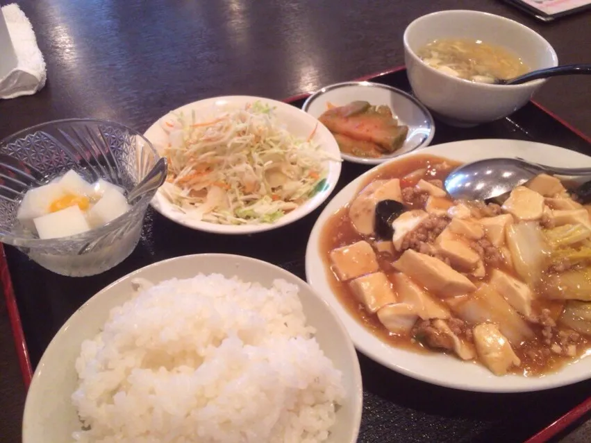 【日替定食】挽肉と豆腐の煮込みを頂きました。|momongatomoさん