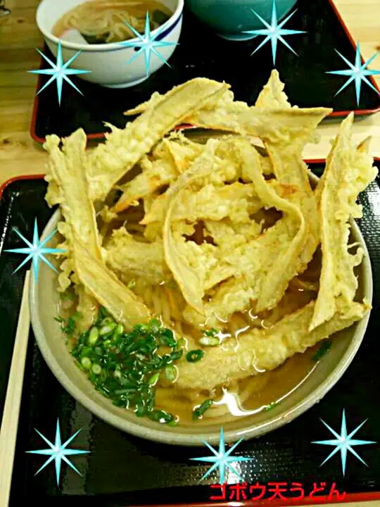 心味さんのごぼう天うどん～☆
大きさにビックリしました(笑)
サクサクで美味しかった♪|☆Yumi☆さん