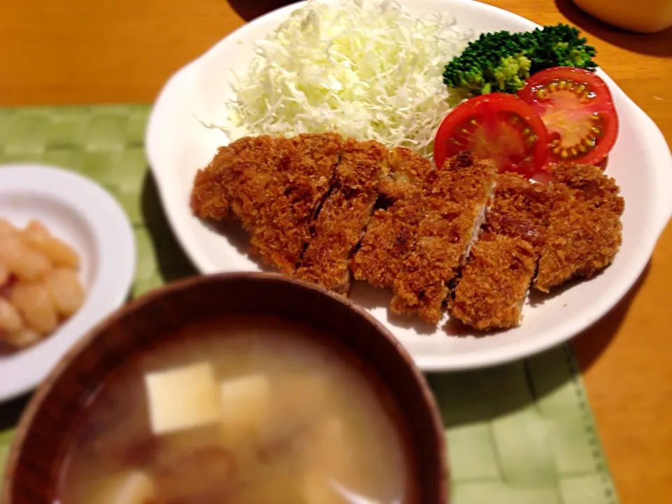 Snapdishの料理写真:1/23 晩ご飯 デパ地下とんかつ和幸さんのロースカツ。|よっしーさん