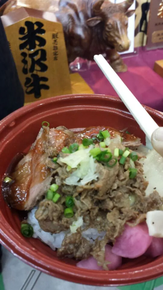 【東京ﾄﾞｰﾑふるさと旨いもの祭】米沢牛丼|うめロクさん