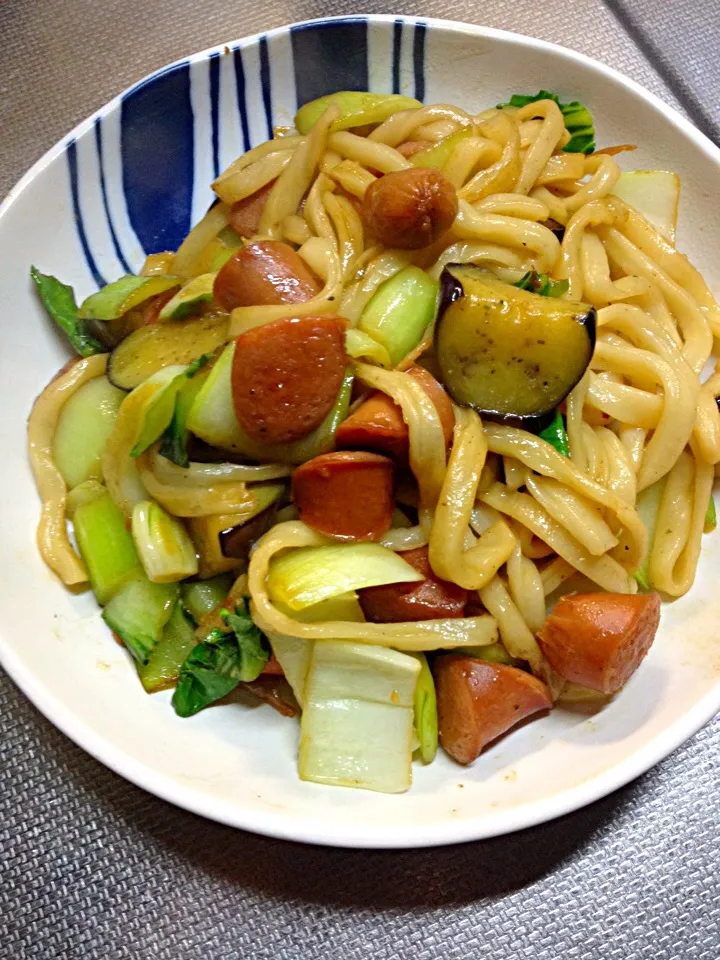 野菜でカサまし焼きうどん。|えりりんさん