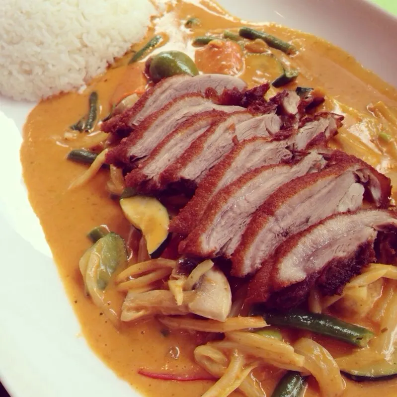 Snapdishの料理写真:Fried Duck with Thai Curry and Peanut Sauce|halanaさん