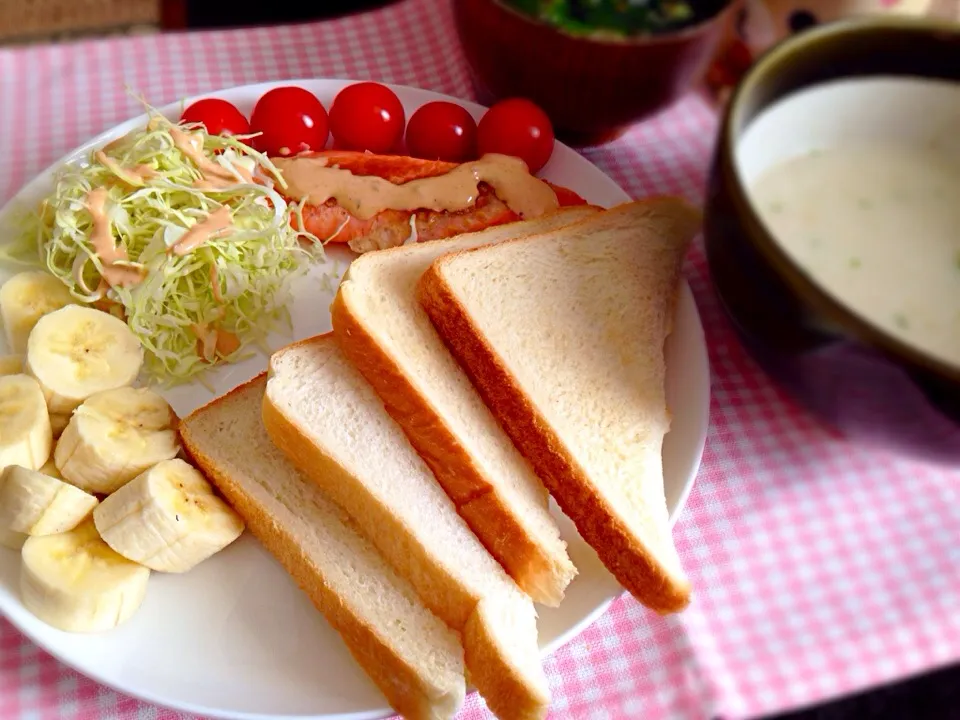 朝ご飯です。Breakfast.|エミさん