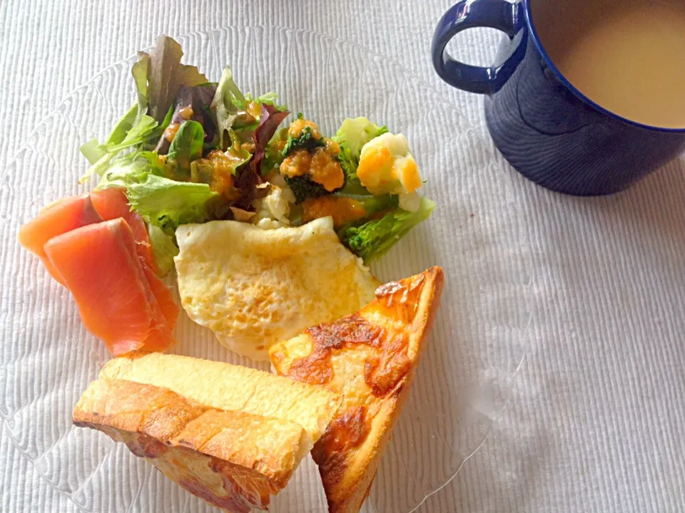 Snapdishの料理写真:クロックムッシュの朝食|Nanako Dewaさん