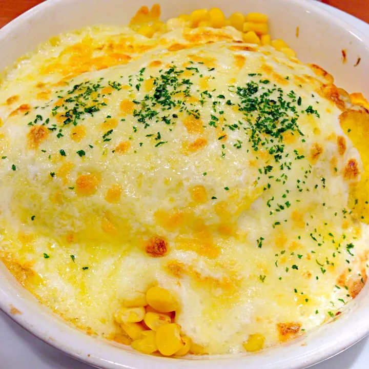 baked omelet rice with melting cheese and corn|Destira Sorayaさん