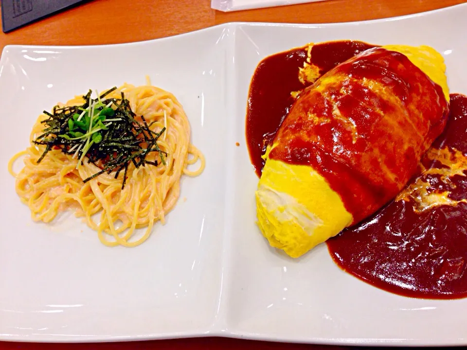 classic omelet rice with creamy pollock roe pasta|Destira Sorayaさん