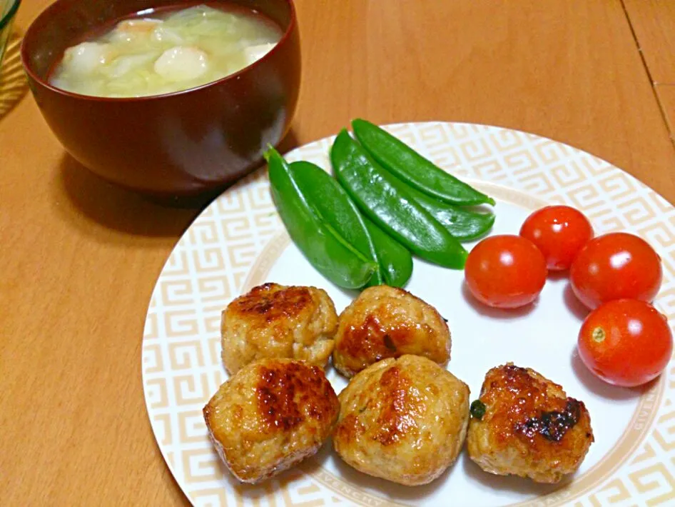 とりつくね、味噌汁、付け合せ野菜|りーさん