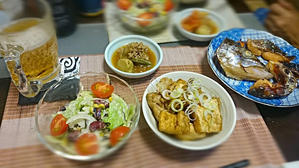 豚肉と厚揚げ＆豆サラダ＆鮭のかま|まぐろさん