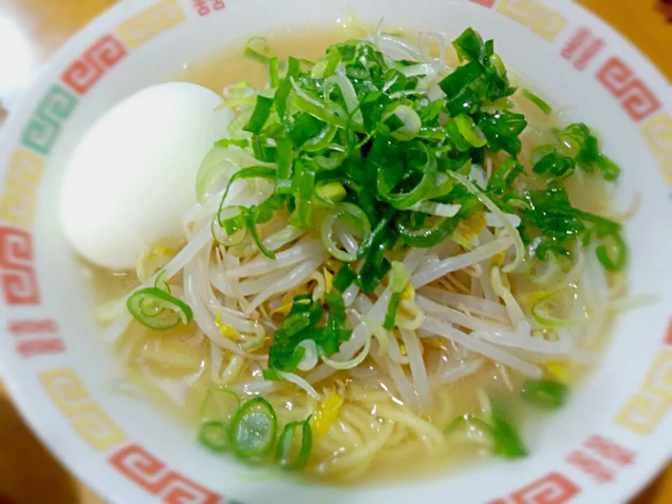 Snapdishの料理写真:天天有のラーメン|berriesBerryさん