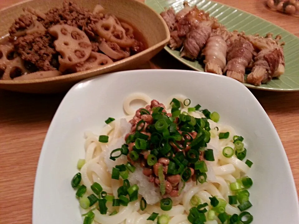 今日は蓮根と鳥挽き肉煮。豚バラえのき巻き焼き。おろし納豆うどん～|Kotoyo Moriさん