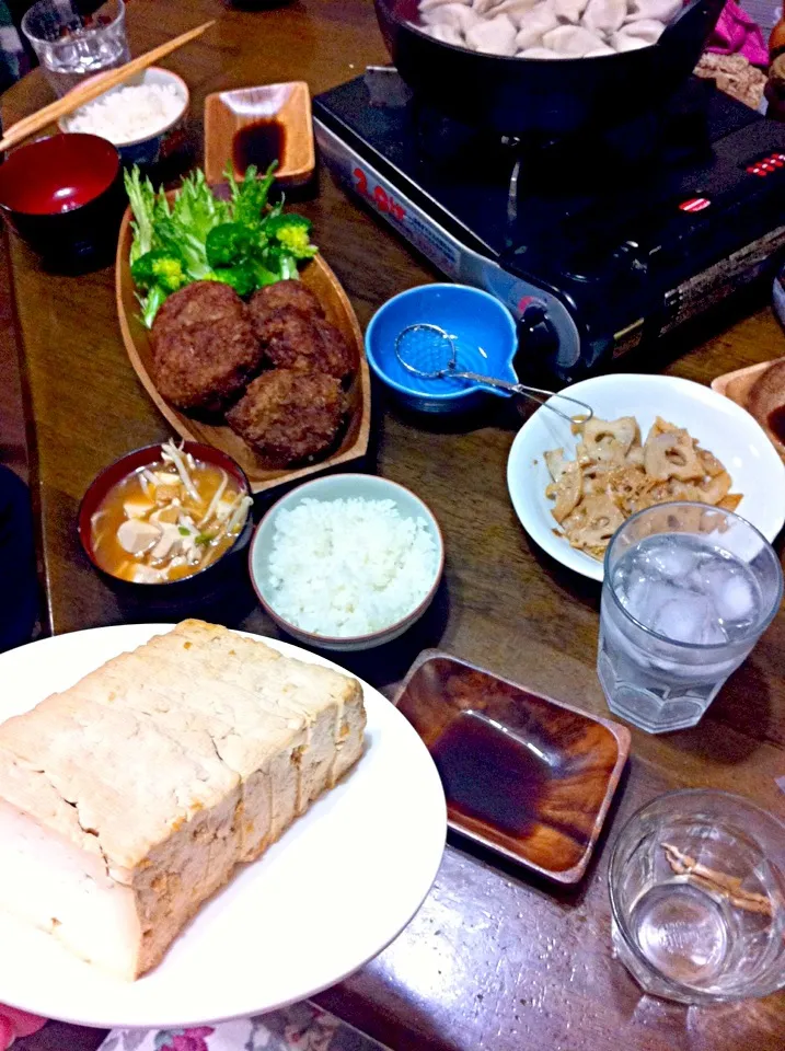 Snapdishの料理写真:ゆっきーさんの料理 豆腐の醤油麹漬け〜と、水餃子と、朝のメンチか〜つ…また、揚た|いよこ🍻さん