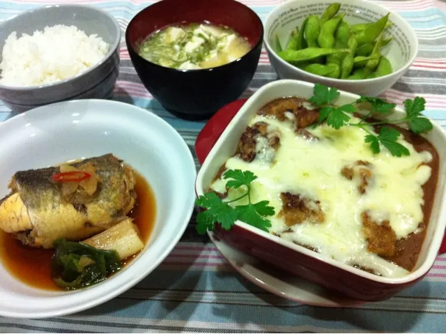 焼きカレー・氷下魚(コマイ)の煮付け・枝豆・豆腐と水菜味噌汁|まーままさん