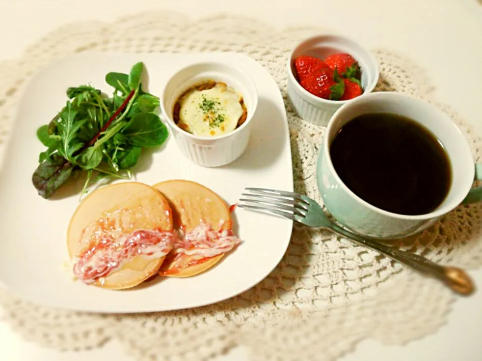 パンケーキプレート
＊パンケーキ―いちごクリームソース―
＊かぼちゃグラタン
＊ベビーリーフサラダ
＊いちご|chiccaさん