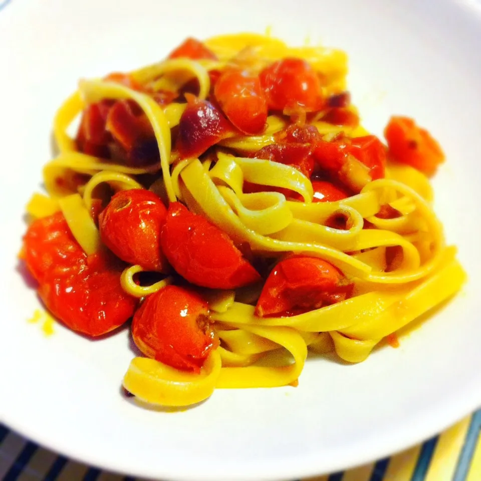 Pasta w tomatoes & onions|Stefan Labuschagneさん