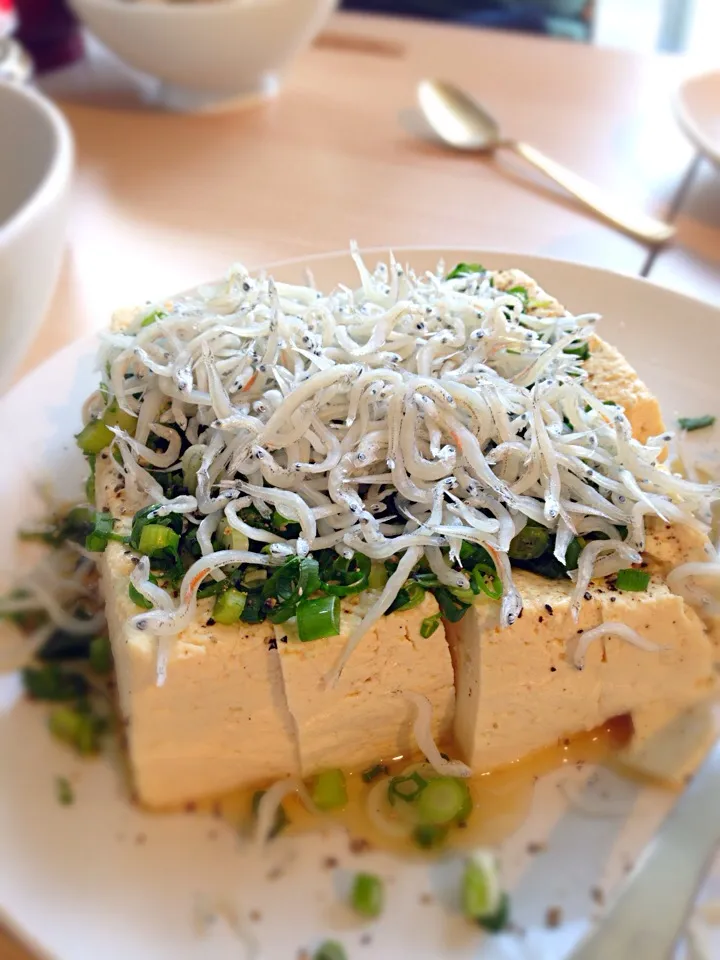 ネギ塩豆腐 tofu with salted spring onions|Funky Chefさん