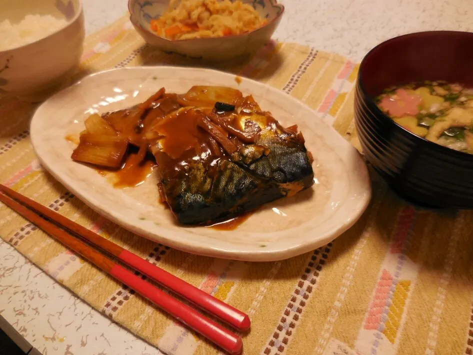 鯖の味噌煮、切り干し大根の煮物|ろぐしいさん