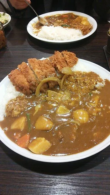 CoCo壱のグランドマザーカレー800gにチーズと豚カツトッピング|小栗大介さん