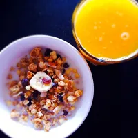 Snapdishの料理写真:Raisin, Banana & Coconut crisp w  rice milk & Freshly squeezed orange juice