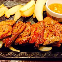 gusto's steak with onion sauce|Destira Sorayaさん