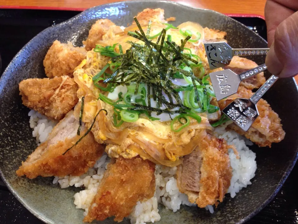 Snapdishの料理写真:特大ヒレカツ丼(*^^*)|JAYさん