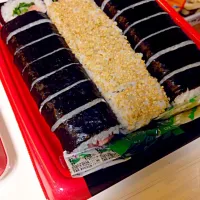 Snapdishの料理写真:Makizushi🍣|T☻M☻さん