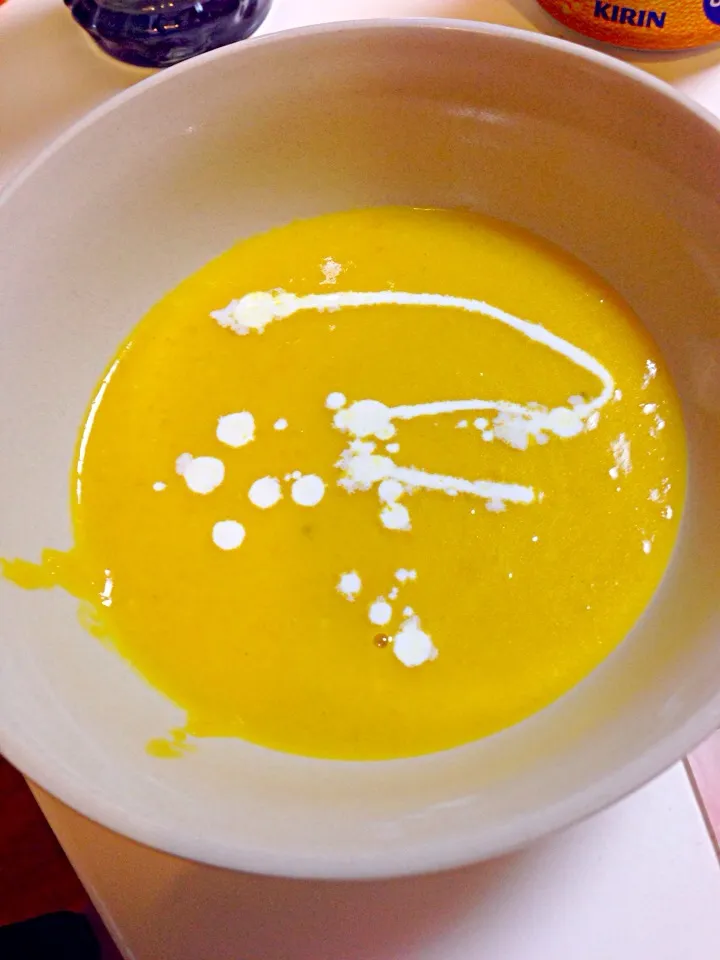 Snapdishの料理写真:pumpkin soup🎃|T☻M☻さん