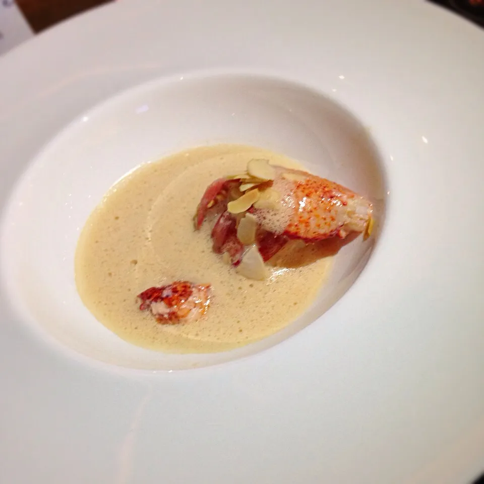 Snapdishの料理写真:Warm spices crusted lobster tail in Glenfiddich flamed lobster bisque, sprinkled with honey-caramelized almonds and finished with a vanilla butter emulsion|Obeoom Jumsai Na Ayudhyaさん