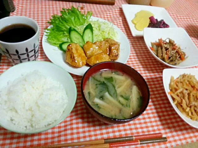 鳥ムネ肉のソース絡め
切り干し大根
きんぴらごぼう♪|あさみさん