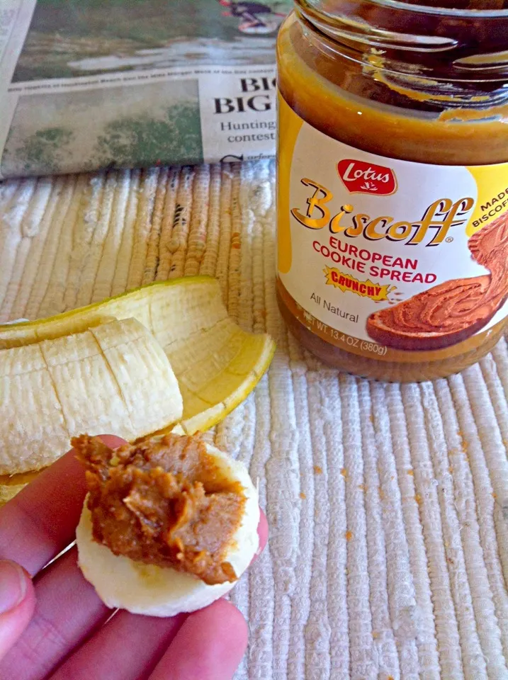 cookie spread with banana|Whitney Kinnisonさん