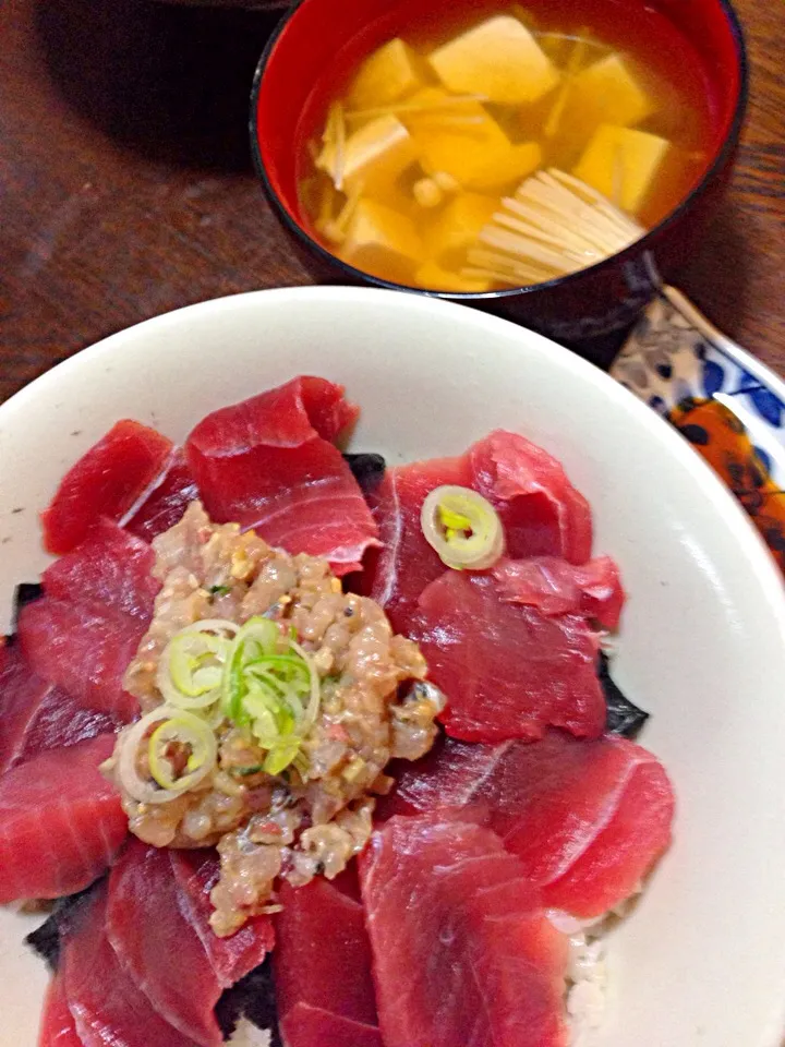 マグロ丼 アジのなめろうトッピング|ゆかりすさん